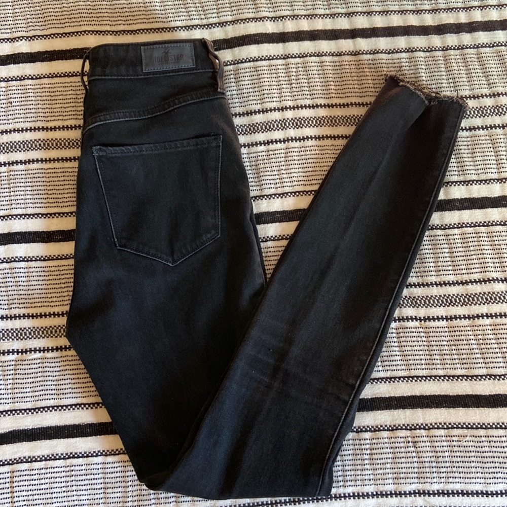 Hollister Black Ultra High Rise Extreme Skinny Jean